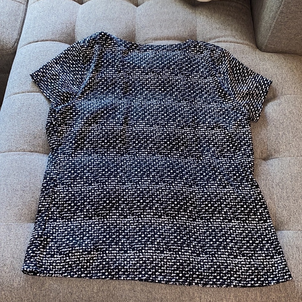 100% Polyester Blouse - Picture 2 of 3